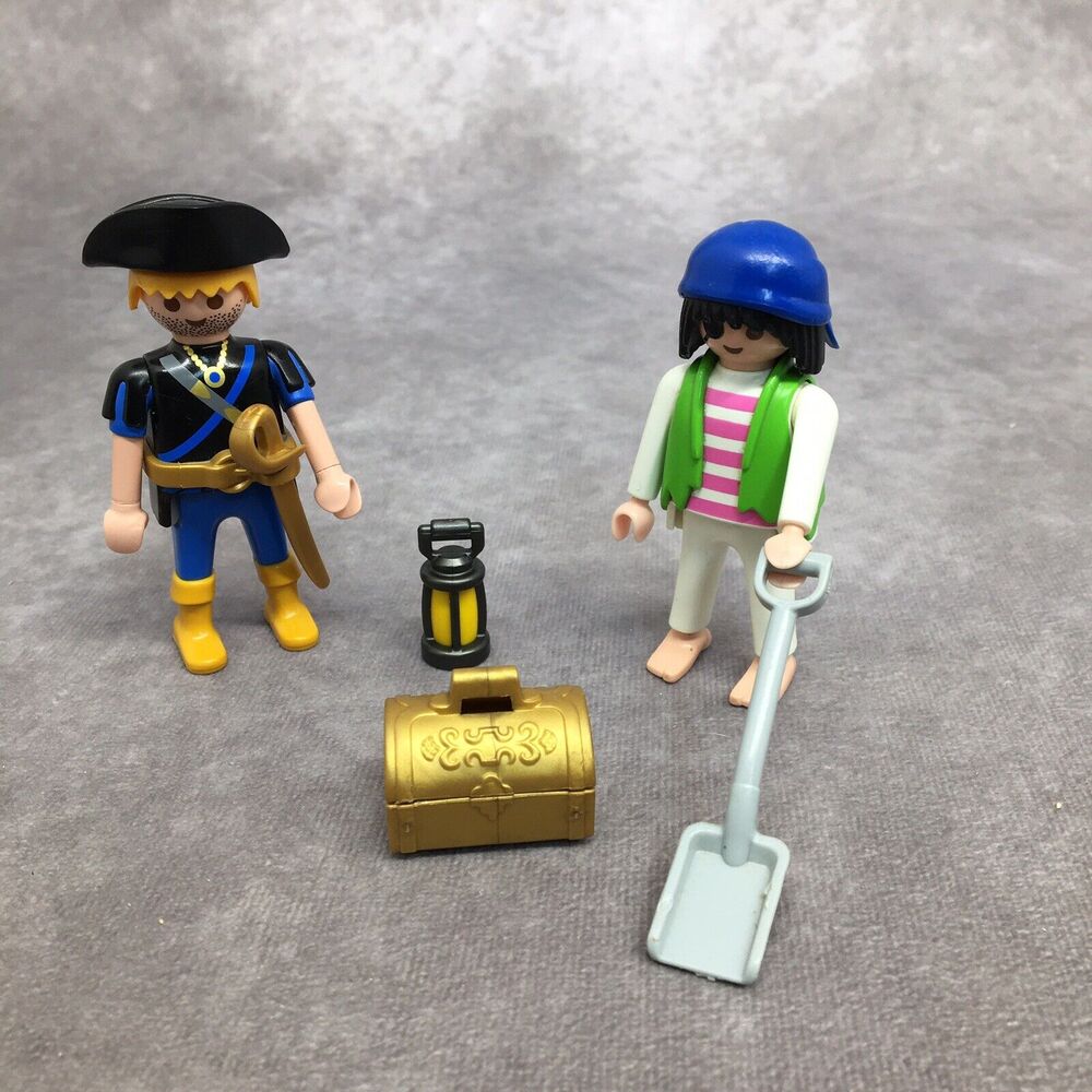 Playmobil Pirate Figures, Shovel & Treasure Chest